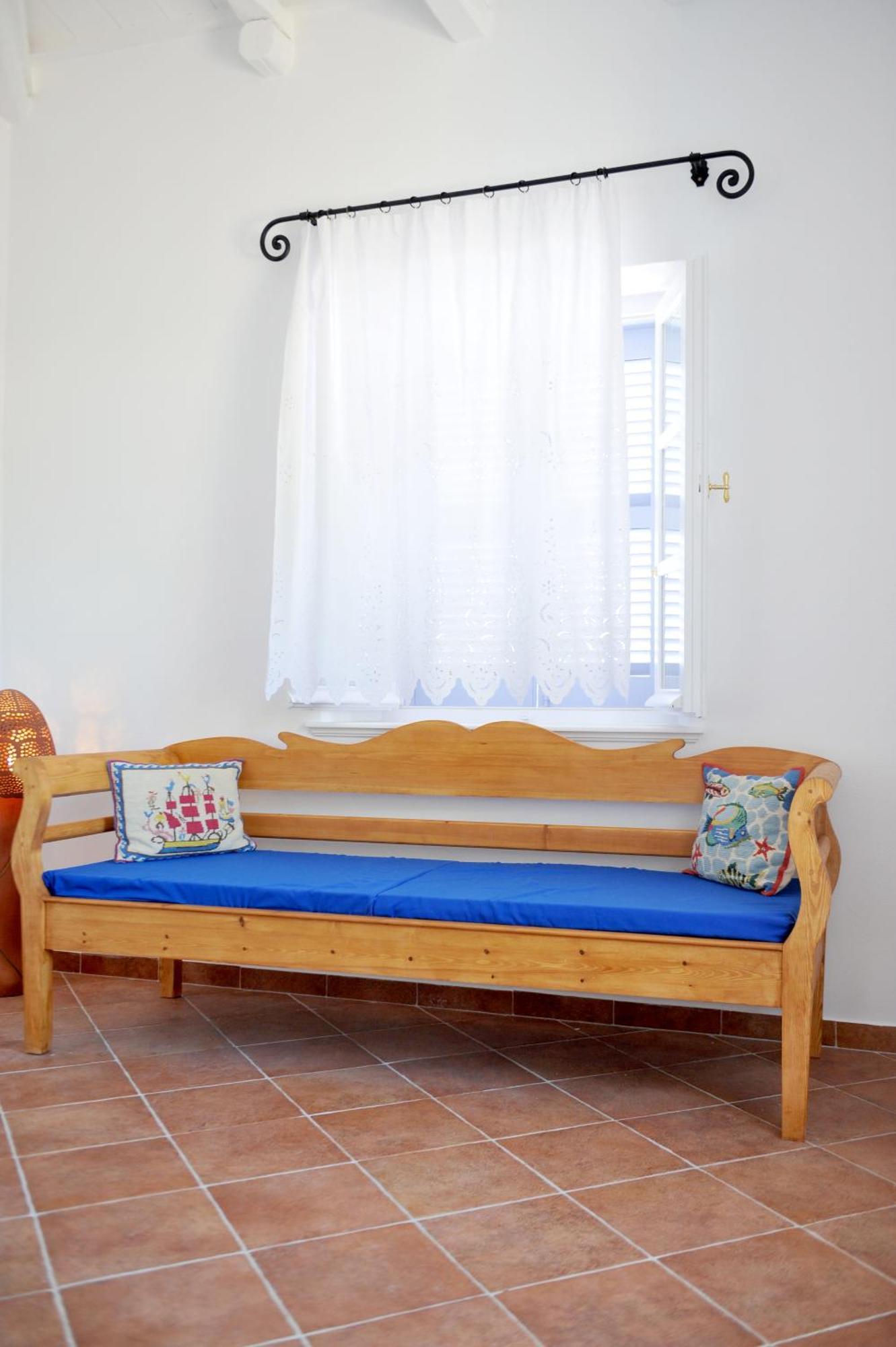 Hydra Erato Villa Bilik gambar
